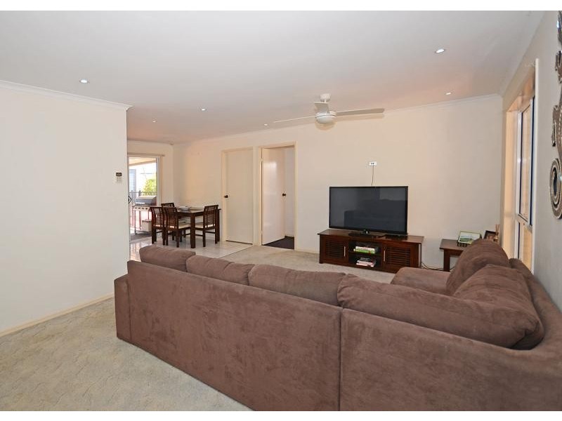 122 Ibis Boulevard ELI WATERS 4655, Eli Waters QLD 4655