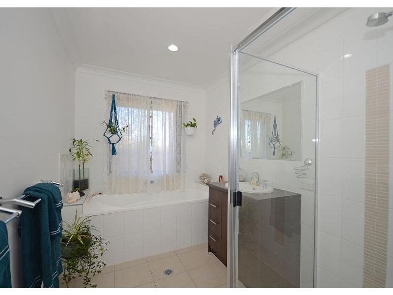 10 Forrest Court, Urraween QLD 4655