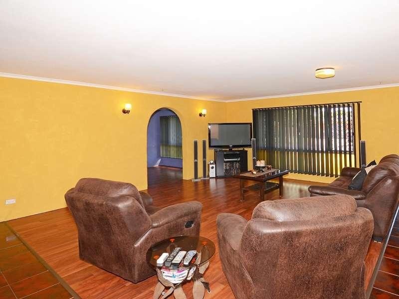 2 Riley  Street, Urangan QLD 4655