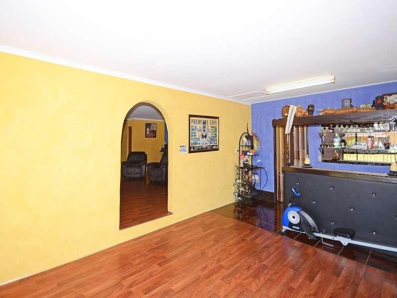 2 Riley  Street, Urangan QLD 4655