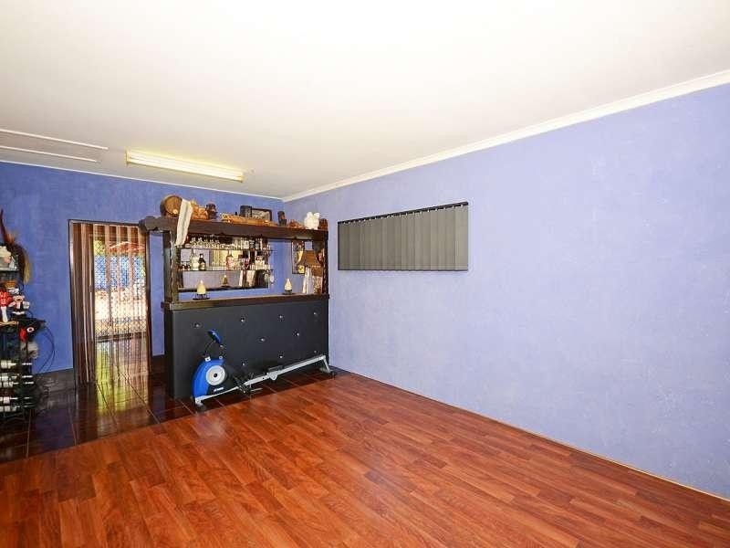 2 Riley  Street, Urangan QLD 4655