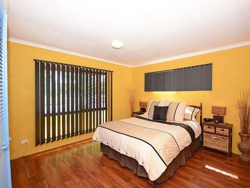 2 Riley  Street, Urangan QLD 4655