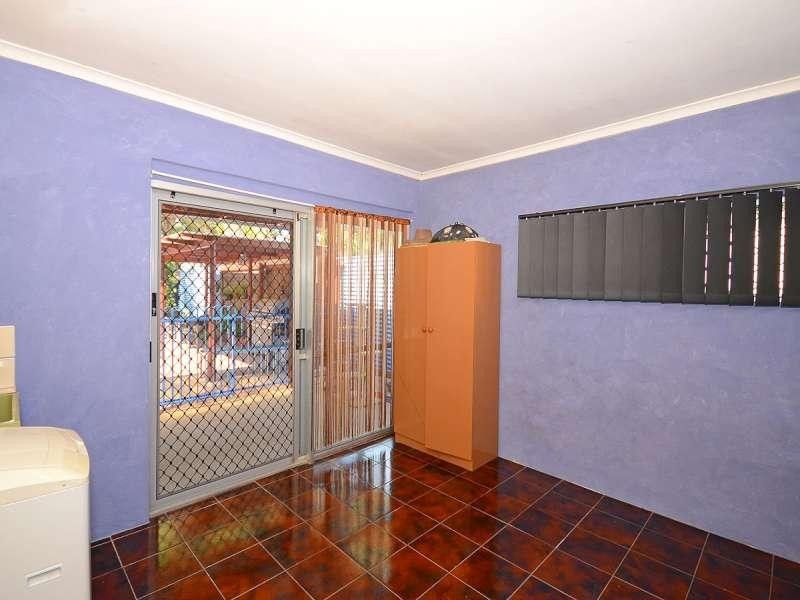 2 Riley  Street, Urangan QLD 4655