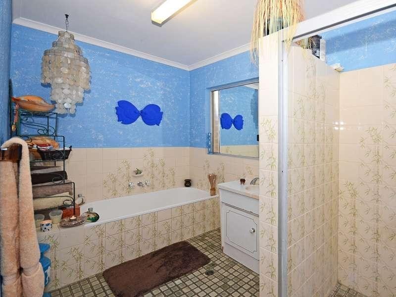 2 Riley  Street, Urangan QLD 4655