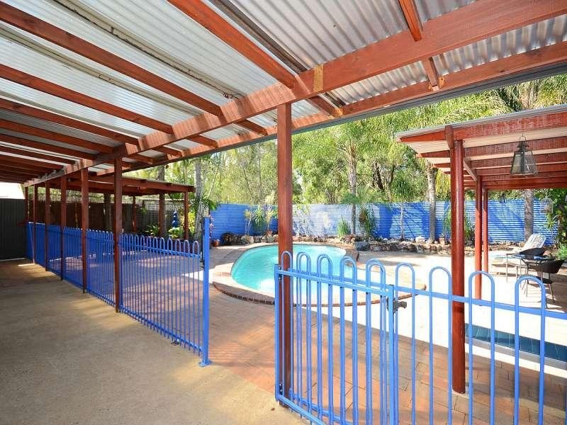 2 Riley  Street, Urangan QLD 4655