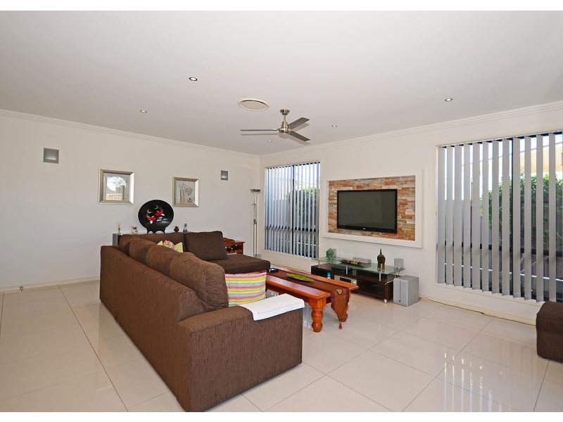 L2, 1, 27 Bay Park  Road, Wondunna QLD 4655