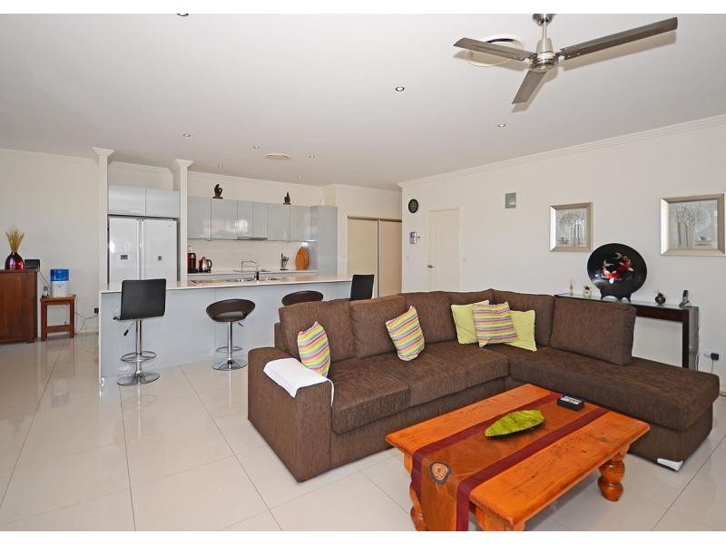 L2, 1, 27 Bay Park  Road, Wondunna QLD 4655