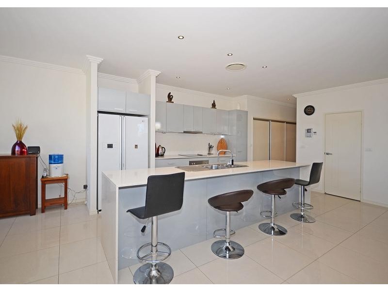 L2, 1, 27 Bay Park  Road, Wondunna QLD 4655