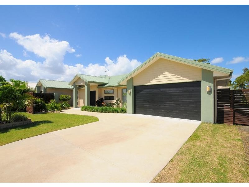 17 Amstal Avenue, Wondunna QLD 4655