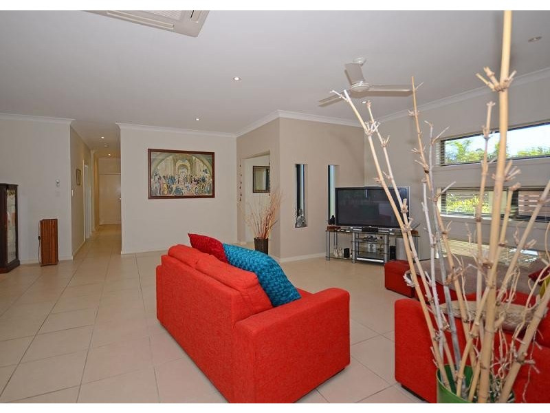 17 Amstal Avenue, Wondunna QLD 4655