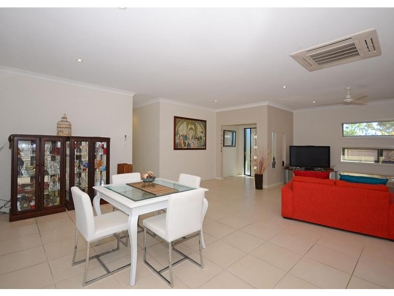 17 Amstal Avenue, Wondunna QLD 4655