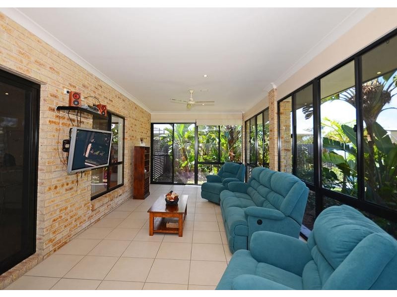 17 Amstal Avenue, Wondunna QLD 4655