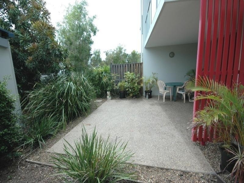 11, 68 Pulgul Street, Urangan QLD 4655