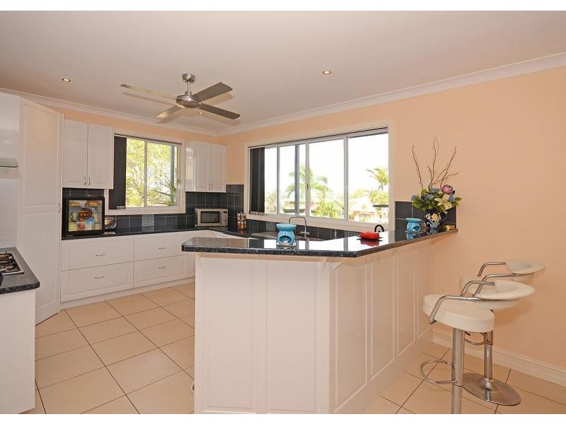 1 Woralie Way, Urraween QLD 4655