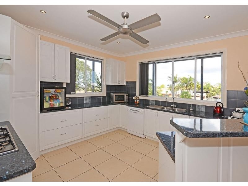 1 Woralie Way, Urraween QLD 4655