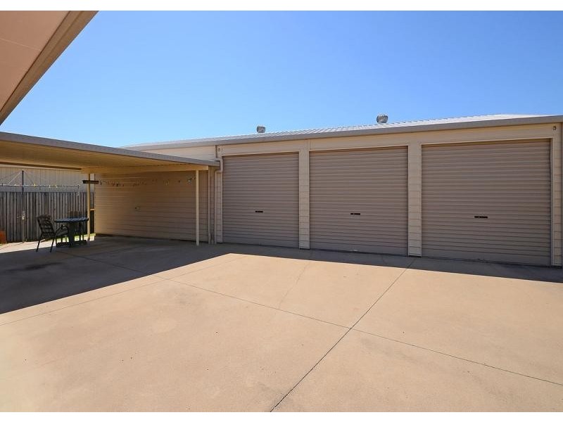 38 Bunker Avenue, Urraween QLD 4655