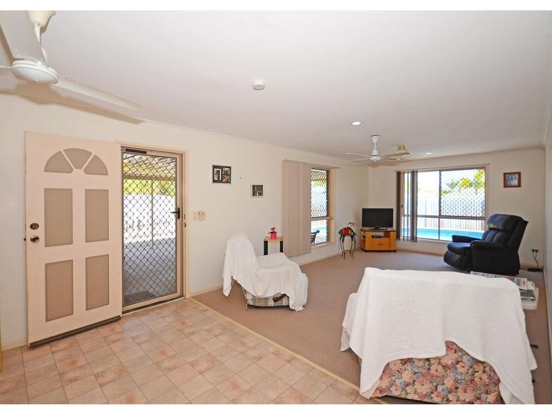 38 Bunker Avenue, Urraween QLD 4655