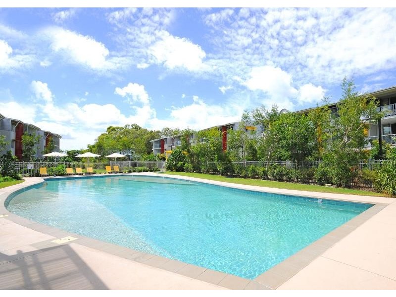 10,68 Pulgul Street, Urangan QLD 4655