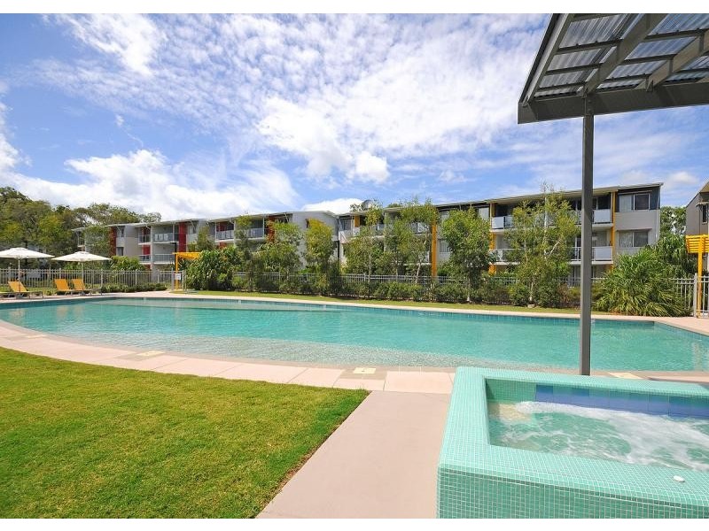 10,68 Pulgul Street, Urangan QLD 4655