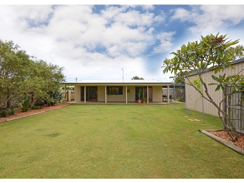 17 Ross  Street, Urangan QLD 4655
