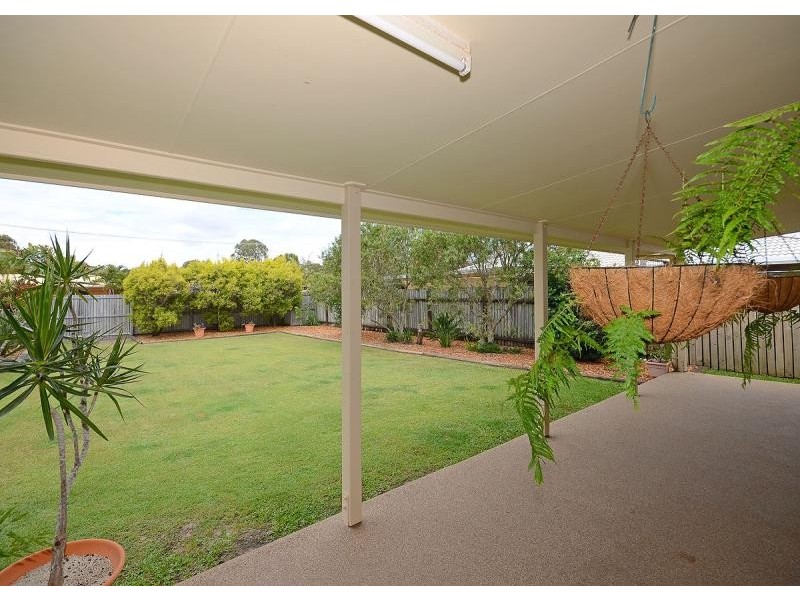 17 Ross  Street, Urangan QLD 4655