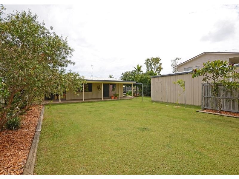 17 Ross  Street, Urangan QLD 4655