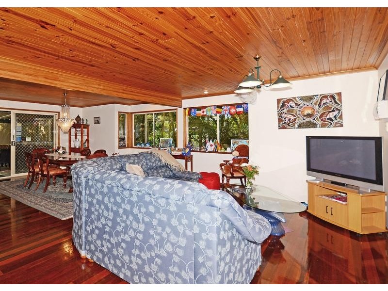 180a Cypress  Street, Urangan QLD 4655