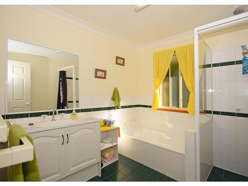 180a Cypress  Street, Urangan QLD 4655