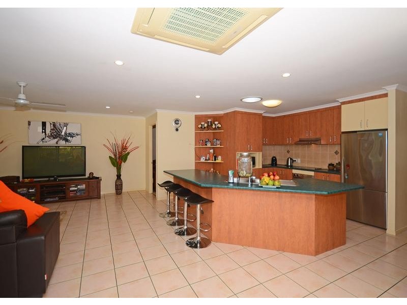 3 Oriole Court, Eli Waters QLD 4655