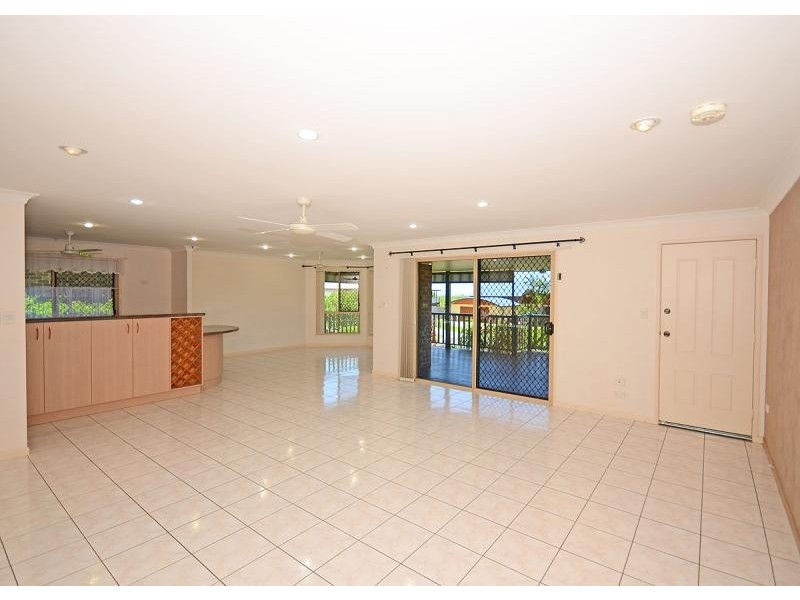 8 Nicholson Court, Urraween QLD 4655