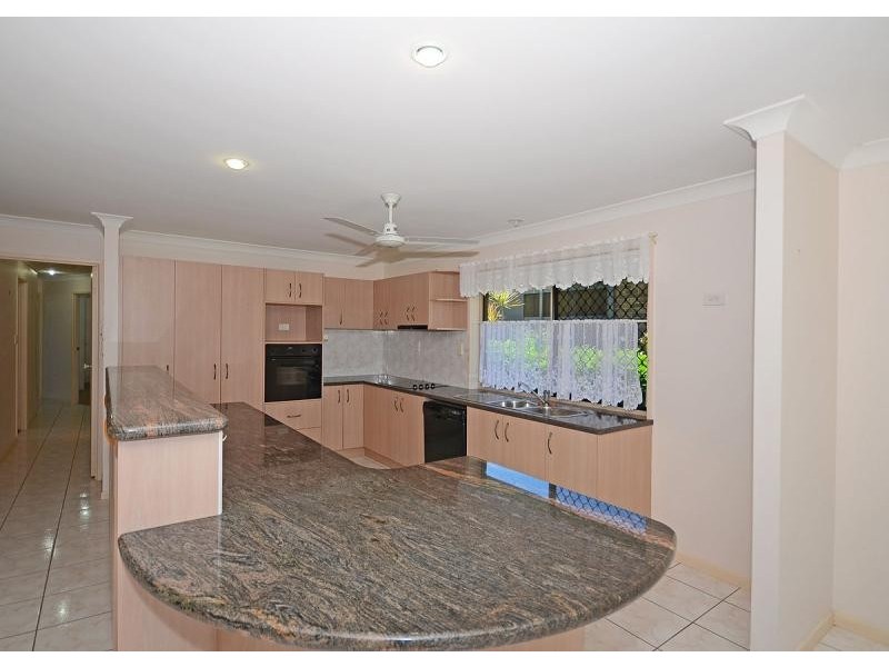 8 Nicholson Court, Urraween QLD 4655
