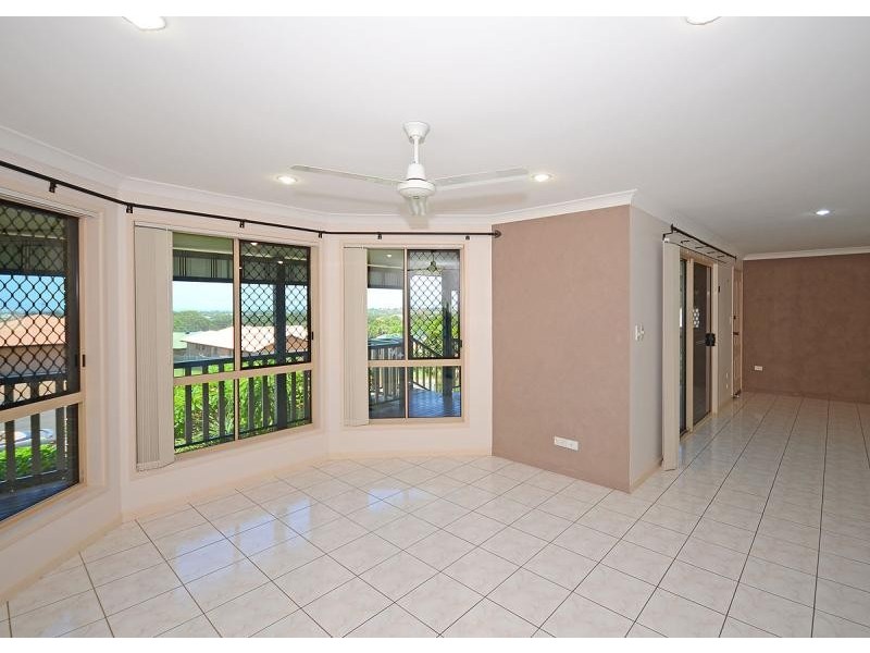 8 Nicholson Court, Urraween QLD 4655