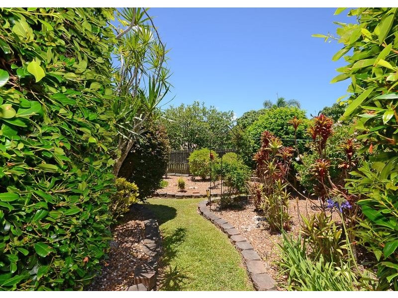 8 Nicholson Court, Urraween QLD 4655