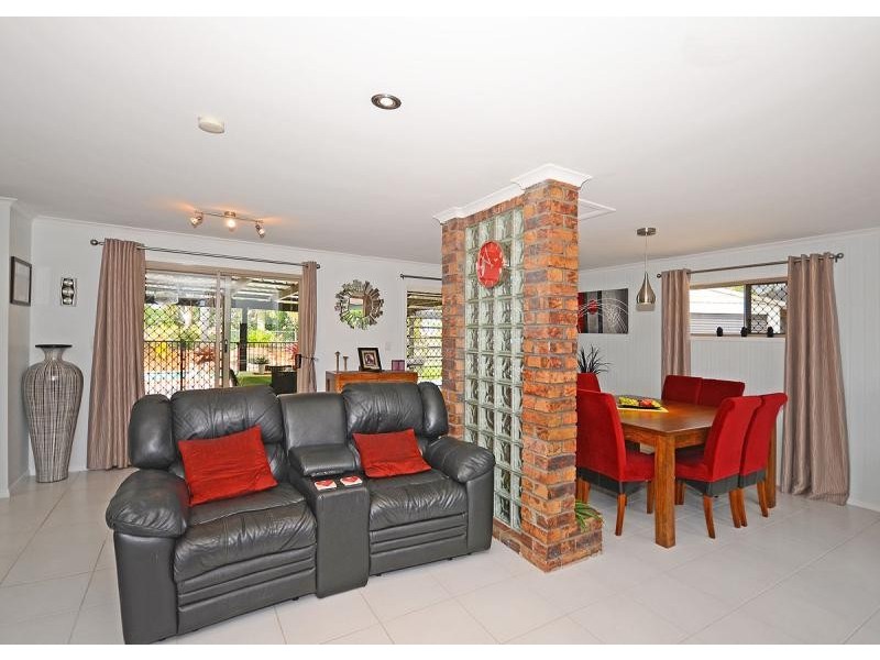 26 Wattlebird  Lane, Eli Waters QLD 4655