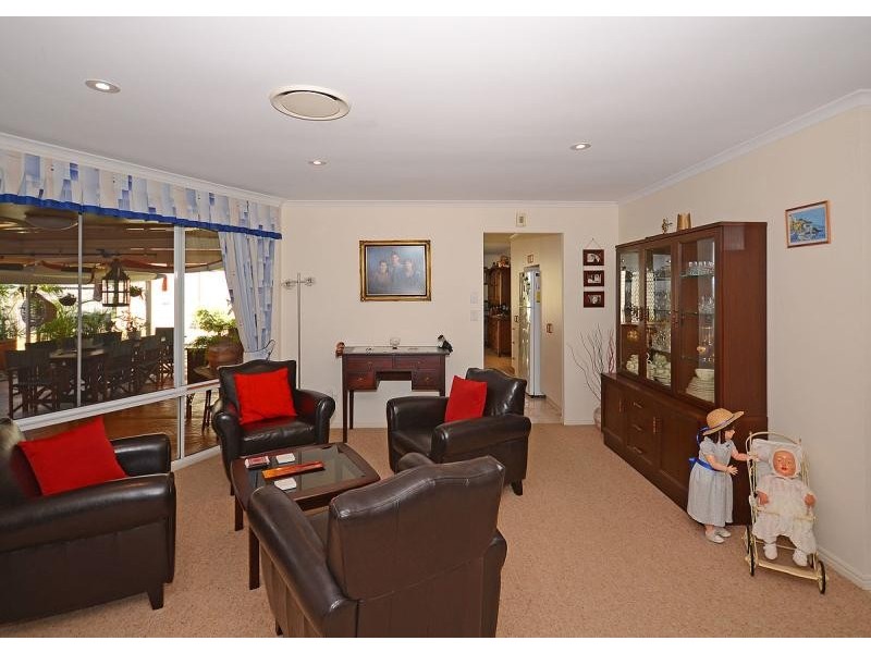 3 Whimbrel Grove, Eli Waters QLD 4655