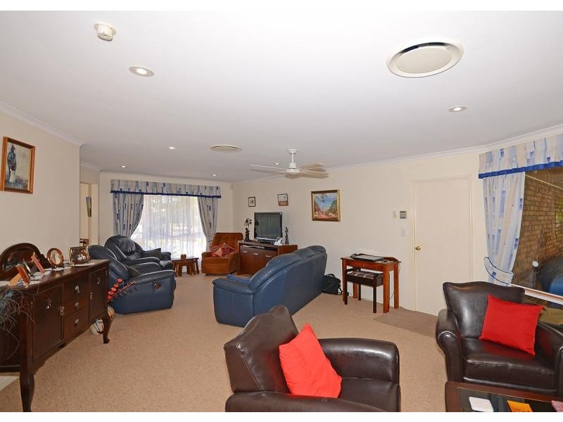 3 Whimbrel Grove, Eli Waters QLD 4655