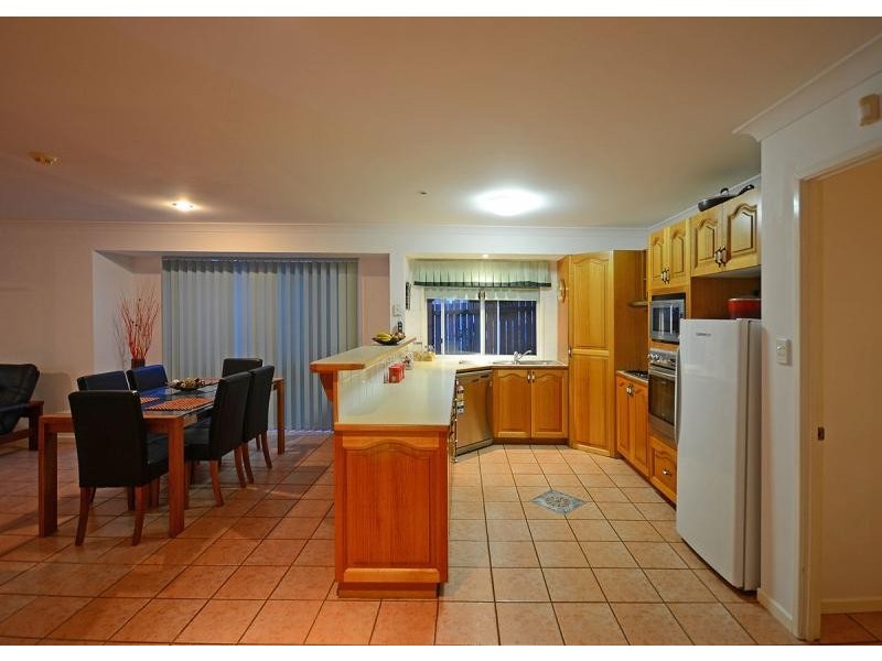 2 Faraday  Court, Urraween QLD 4655