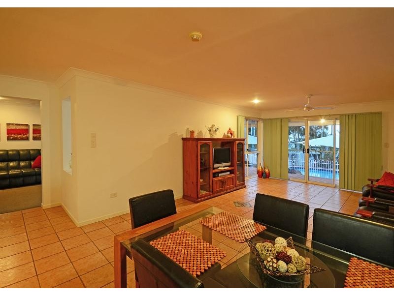 2 Faraday  Court, Urraween QLD 4655