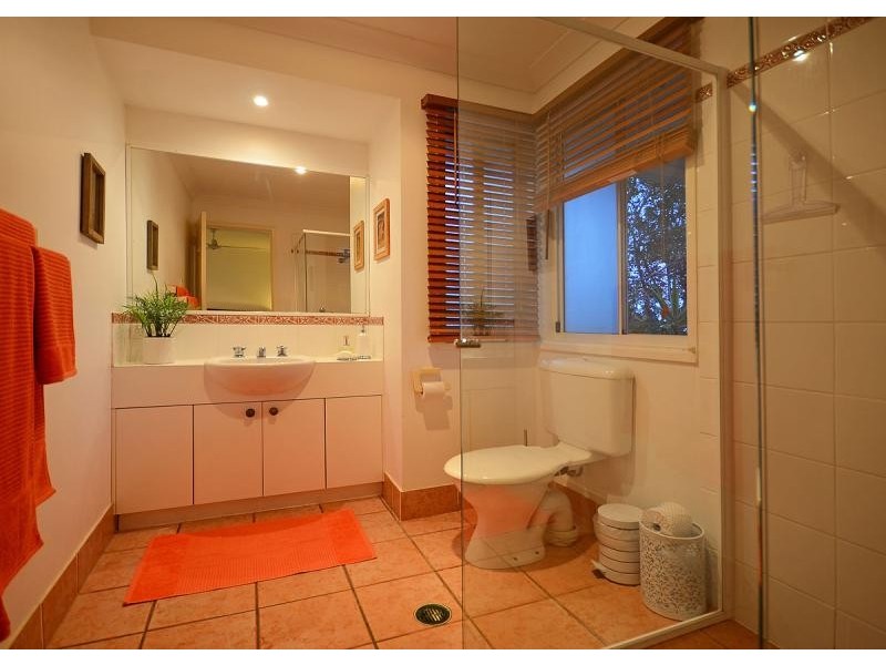 2 Faraday  Court, Urraween QLD 4655