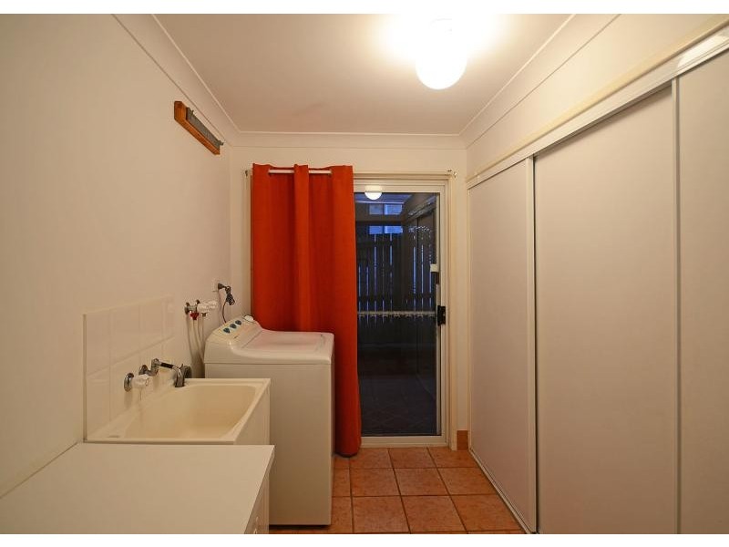 2 Faraday  Court, Urraween QLD 4655