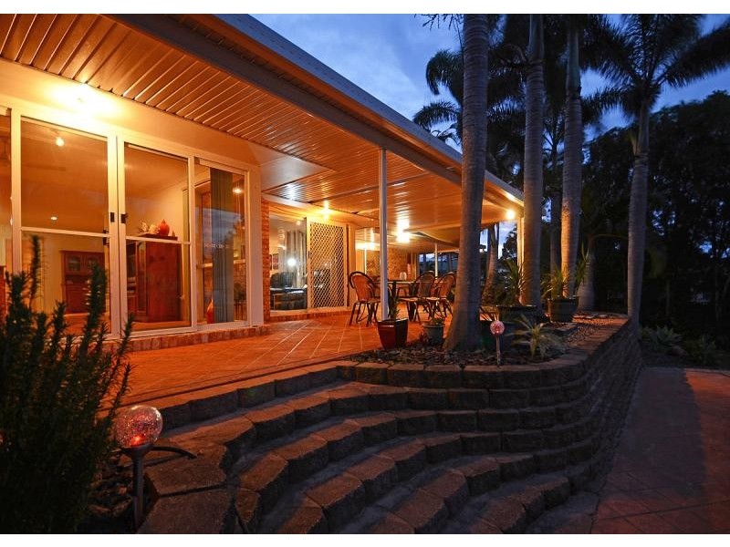 2 Faraday  Court, Urraween QLD 4655