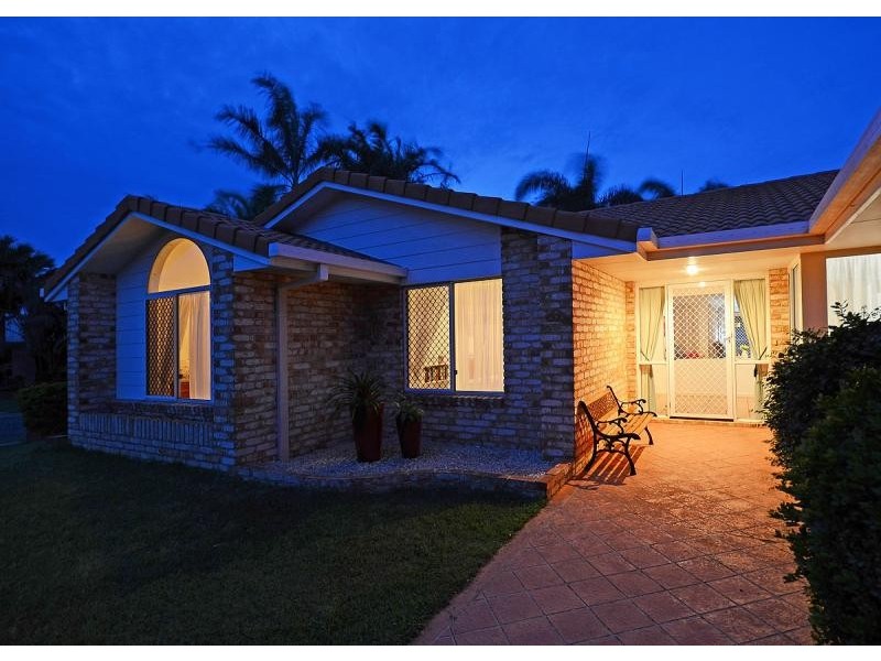 2 Faraday  Court, Urraween QLD 4655