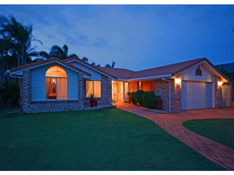 2 Faraday  Court, Urraween QLD 4655