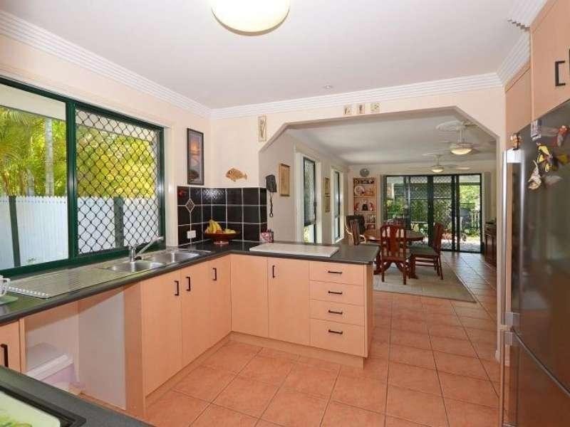 2 Macbel Court, Torquay QLD 4655