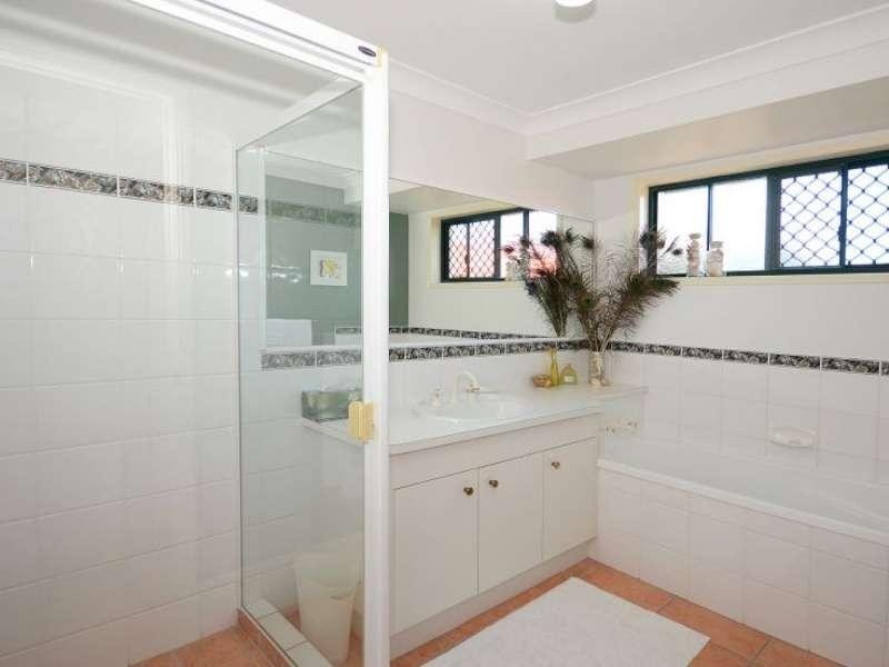 2 Macbel Court, Torquay QLD 4655