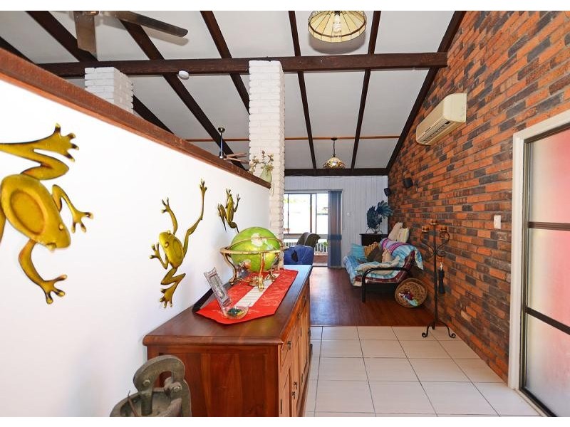 36 Hansen Street, Urangan QLD 4655