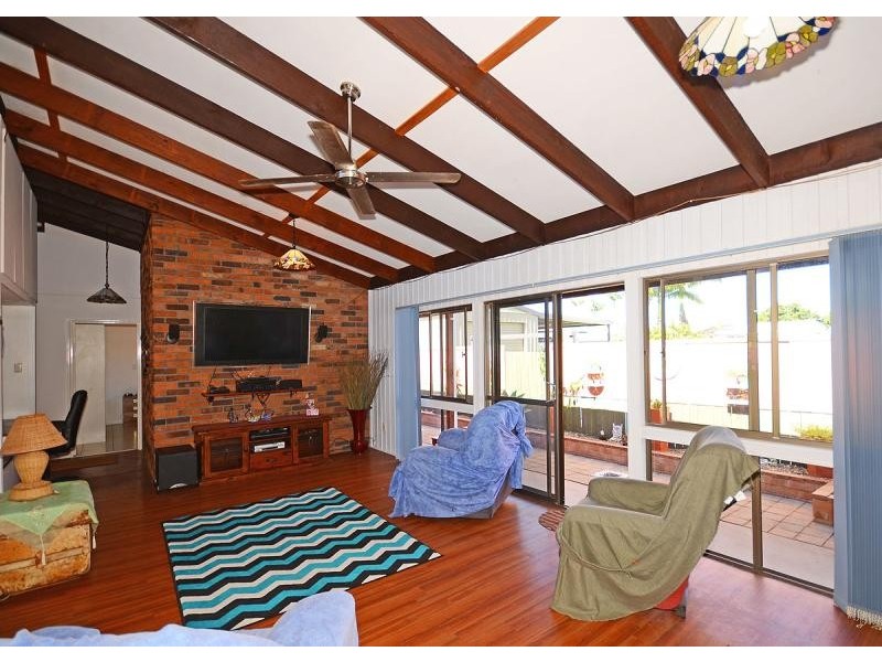 36 Hansen Street, Urangan QLD 4655