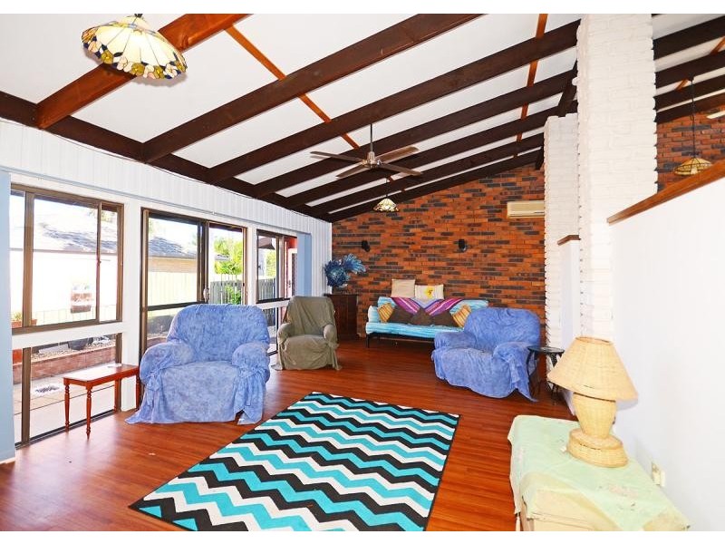 36 Hansen Street, Urangan QLD 4655