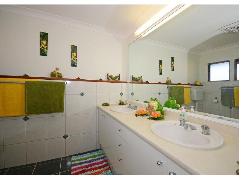 36 Hansen Street, Urangan QLD 4655