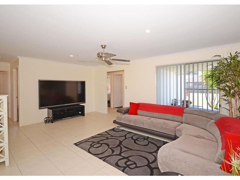 15 Endeavour Way, Eli Waters QLD 4655